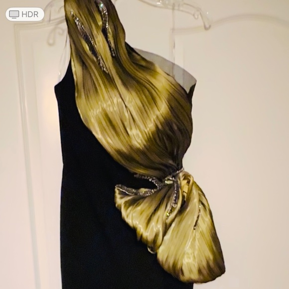 Evening gawn - Picture 1 of 2